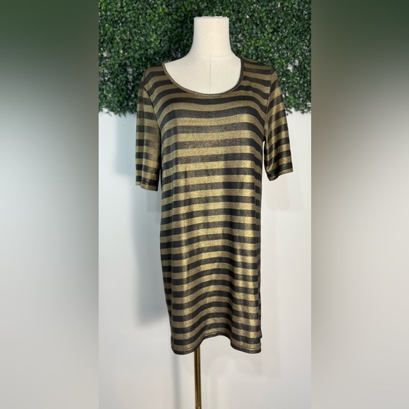 MinkPink Black and Gold Shimmer Striped T-shirt Shift Dress Size Small - Picture 1 of 12